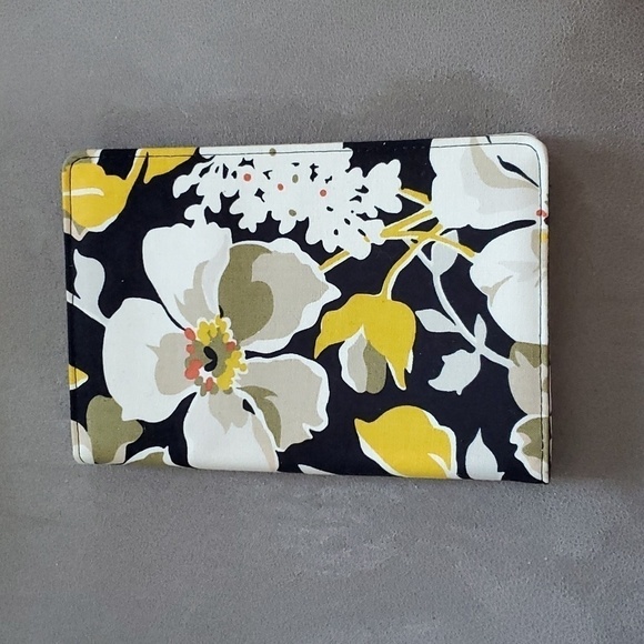 RETIRED PATTERN Vera Bradley Medium E-Book Cover in dogwood pattern - Picture 3 of 4